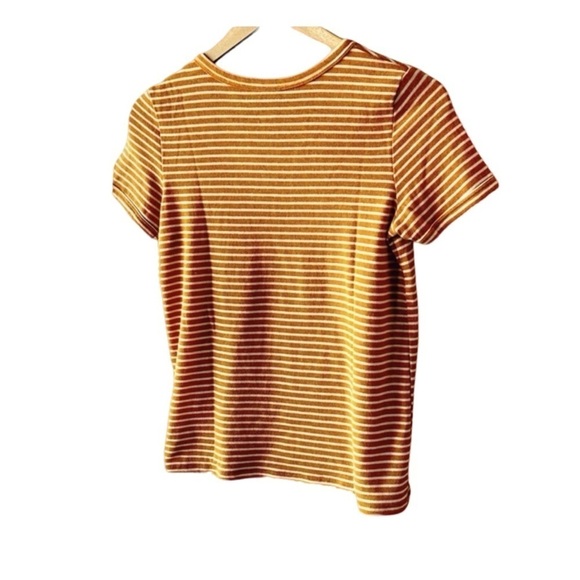 American Eagle Striped Crewneck T-Shirt. Dark Yellow/Gold, White. Size XS​​​ - Picture 5 of 7